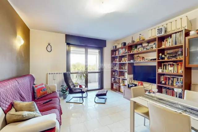 4-room flat in Via Guglielmo Marconi 13, Orbassano - Photo 1