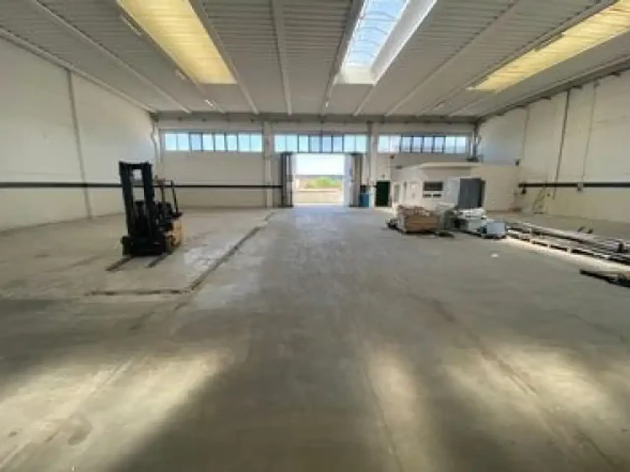 Negozio in Via Estense, Maranello, {3} - Foto 1