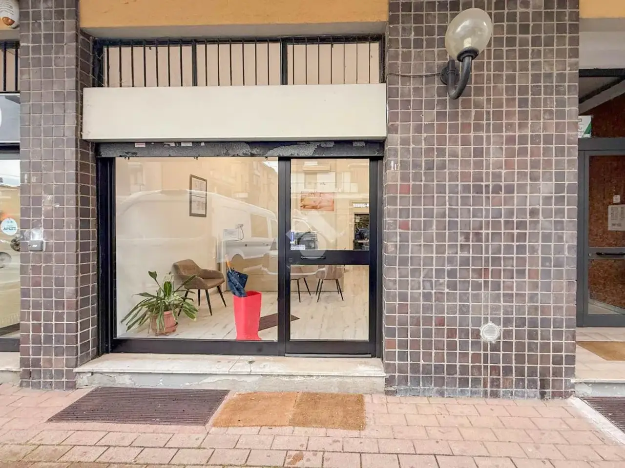 Negozio in Via Sanremo 1, San Giuliano Milanese, {3} - Foto 2