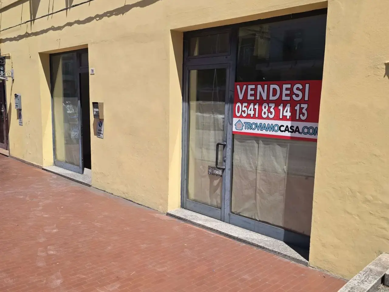 Negozio in Via Mazzini 78, Cattolica, {3} - Foto 2