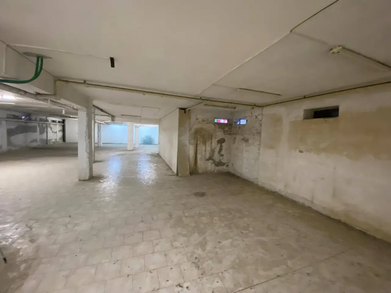Magazzino in Via Vicinale Croce di Piperno, Napoli, {3} - Foto 2