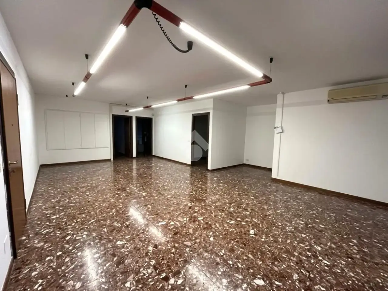 Ufficio in Piazza I° Maggio 5, Montegrotto Terme, {3} - Foto 2