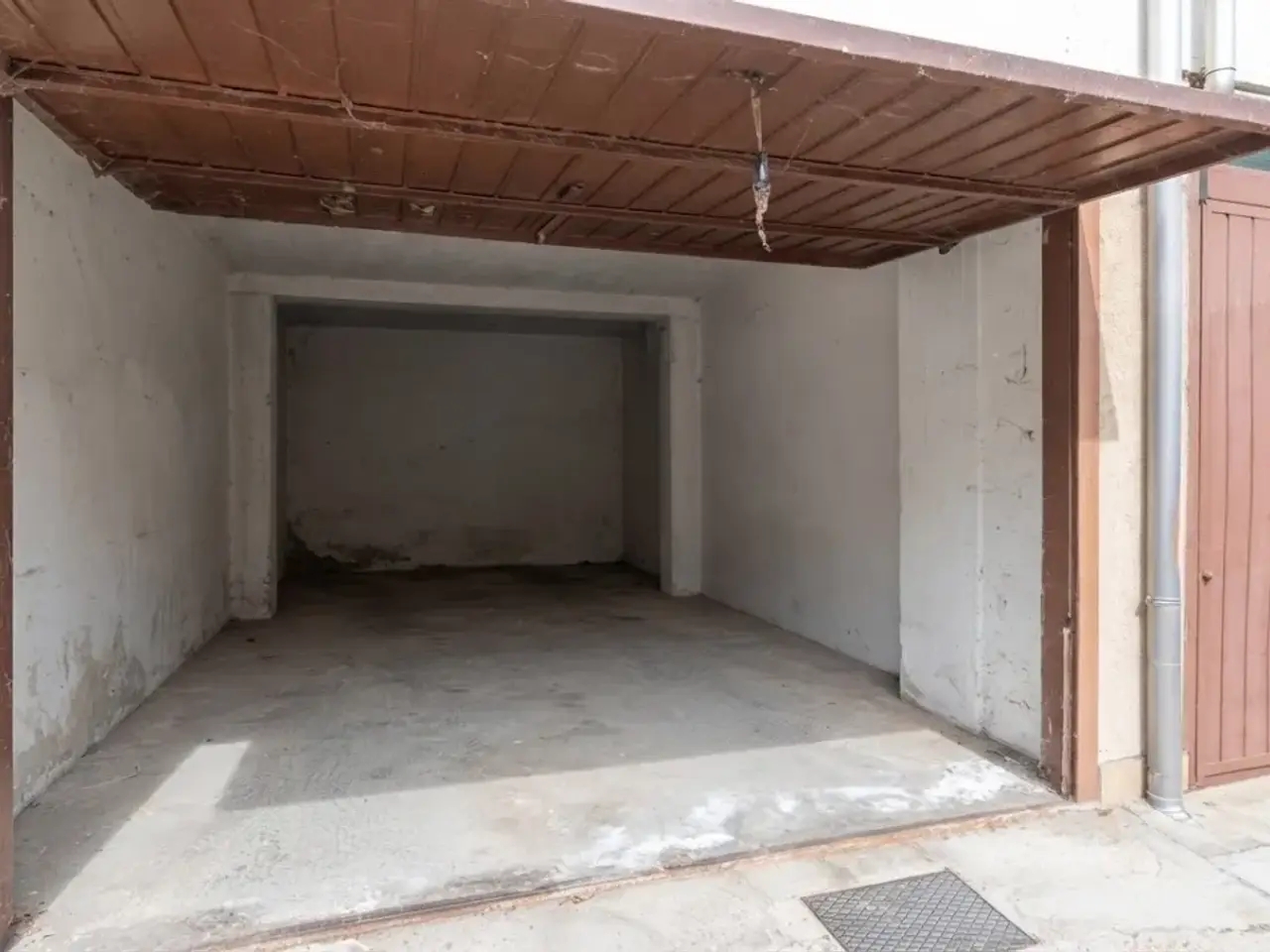 Parcheggio chiuso in Via N. Ruberto 35, Cardano Al Campo, {3} - Foto 2