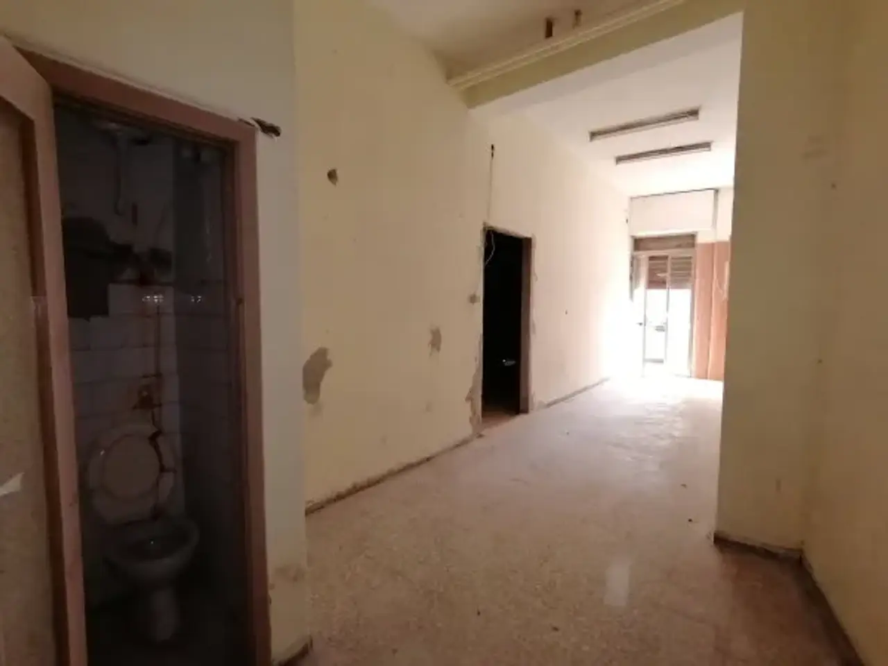 Negozio in Vico Teatro, Foggia, {3} - Foto 2