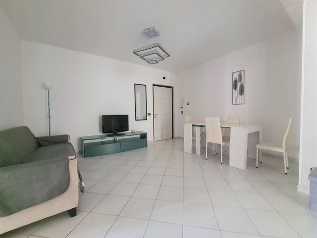 3-room flat in Via Fondacaro, Catanzaro - Photo 1