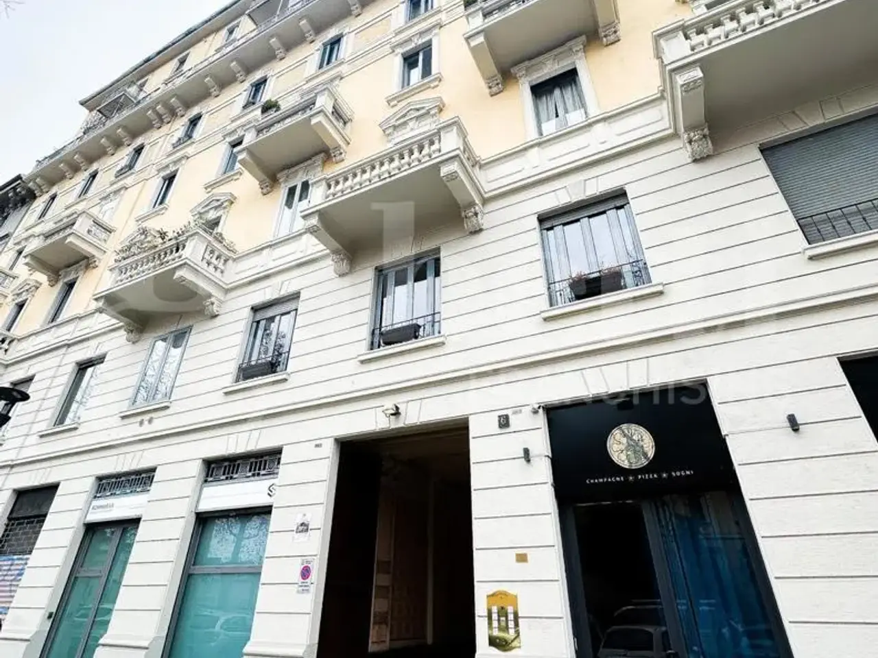 Magazzino in Via Valtellina 6, Milano, {3} - Foto 1