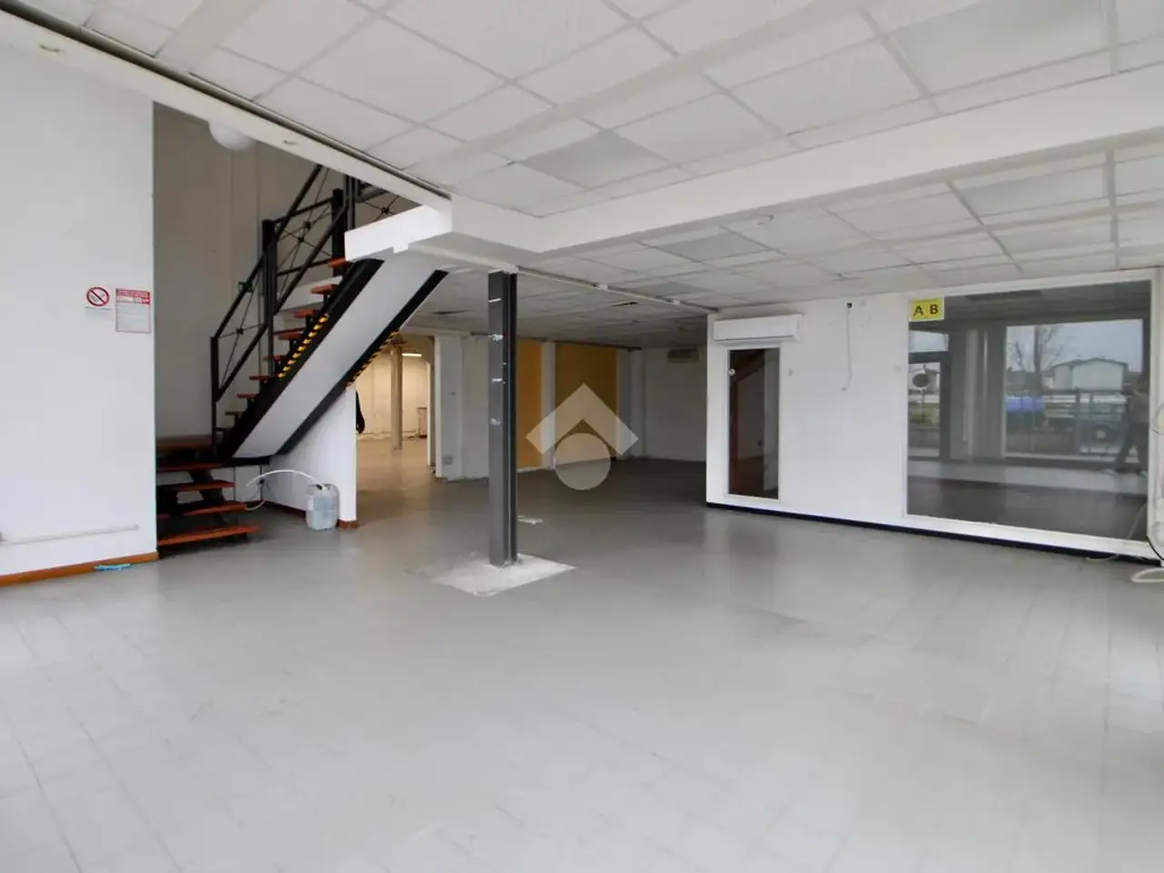 Negozio in Via Pietro Metastasio 15, San Giuliano Terme, {3} - Foto 1