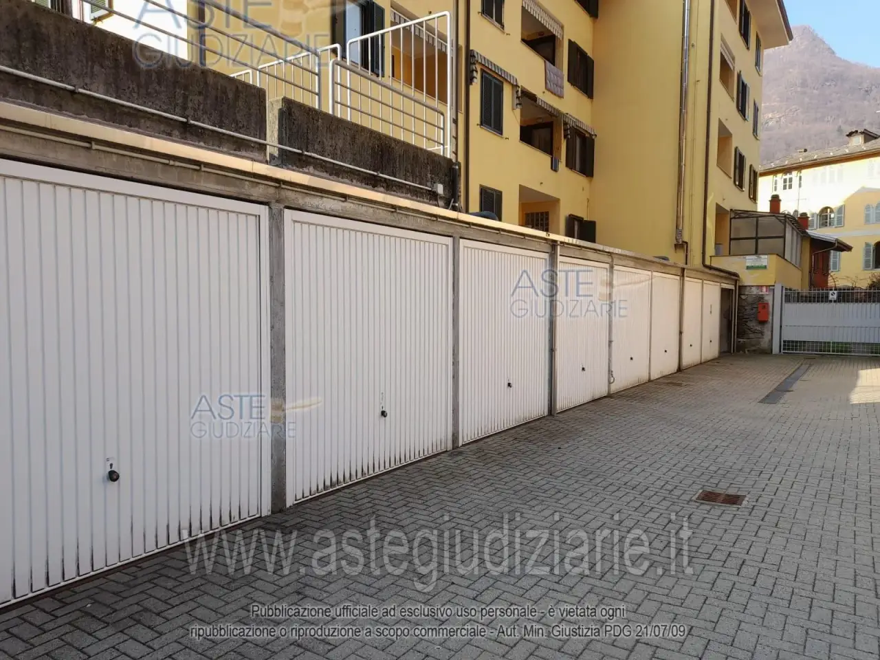 Garage in Via Don Giuseppe Maio, 22, 13019 Varallo Vc, Italia 22, Varallo, {3} - Foto 2