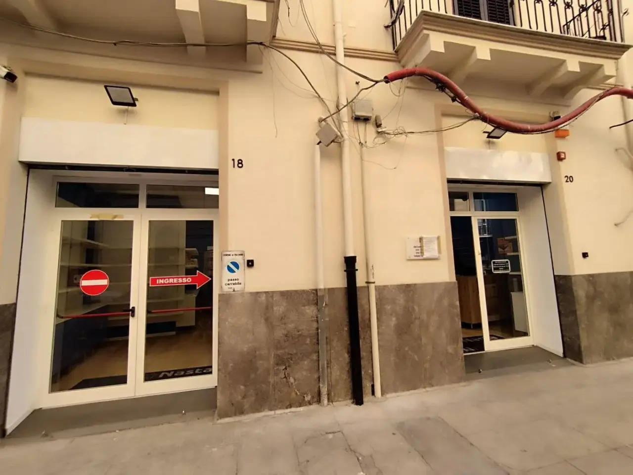 Locale commerciale in Via Giuseppe Piazzi 18, Palermo, {3} - Foto 1
