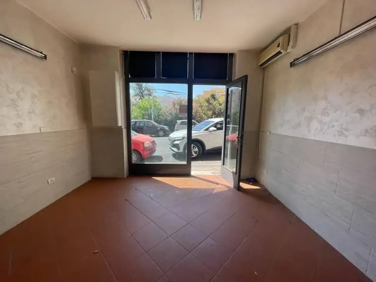 Negozio in Via Ingegnere, Sn, Catania, {3} - Foto 1