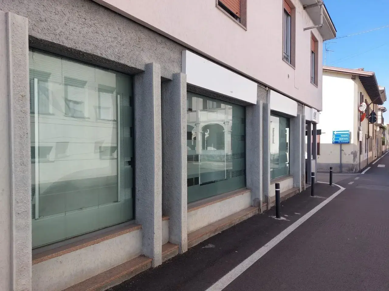 Ufficio in Via 25 Aprile, N. 17, Parona, {3} - Foto 2