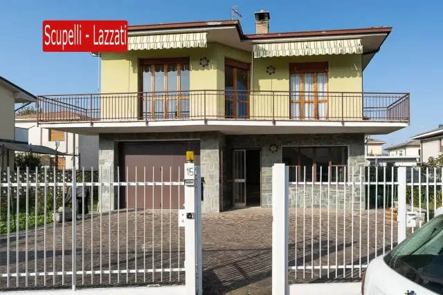 Villa in Strada Casalnoceto, Voghera - Foto 1