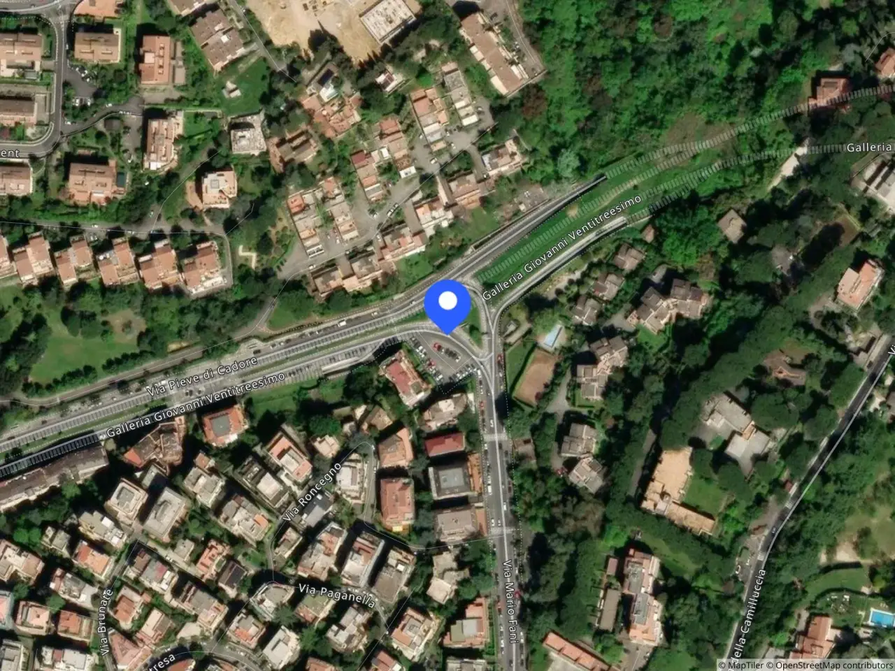 Negozio in Piazza Passo del Pordoi, 22, 00135 Roma Rm, Italia 22, Roma, {3} - Foto 2
