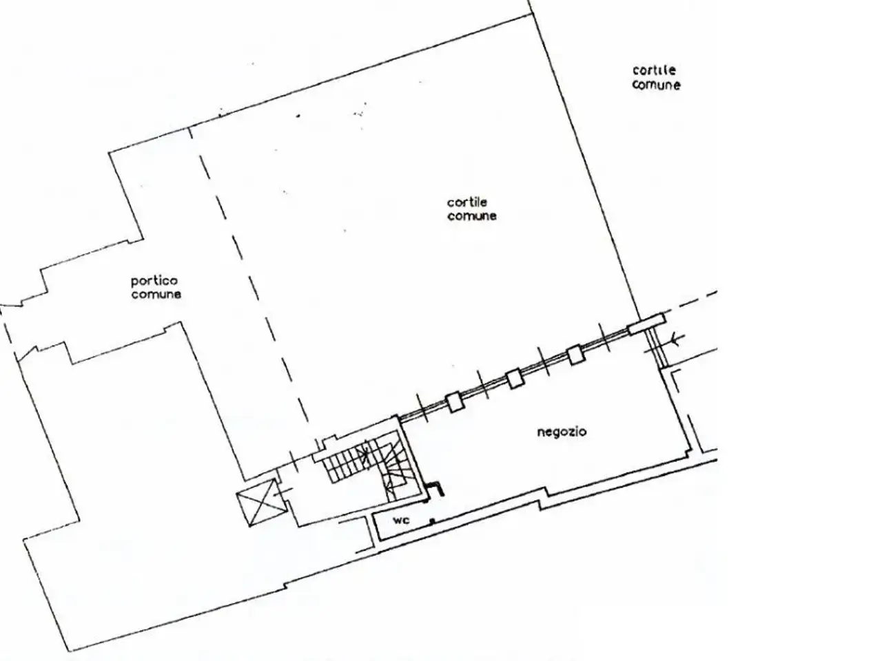 Negozio in Via Fratelli Bandiera, Lecco, {3} - Planimetria 1