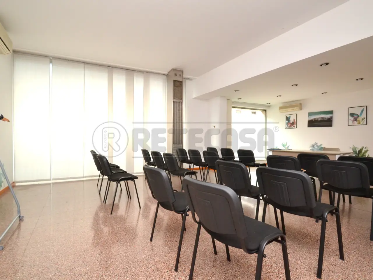Palazzina commerciale in , Valdagno, {3} - Foto 1