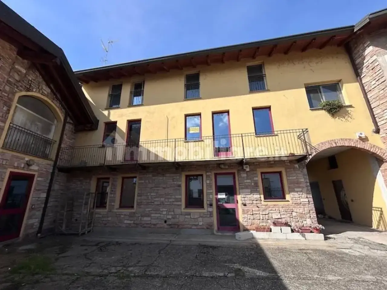 Magazzino in Largo San Martino 22, Cerano, {3} - Foto 2