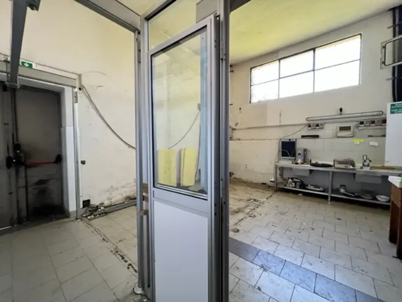 Negozio in Via Silvio Pellico, Fiorenzuola D'Arda, {3} - Foto 2