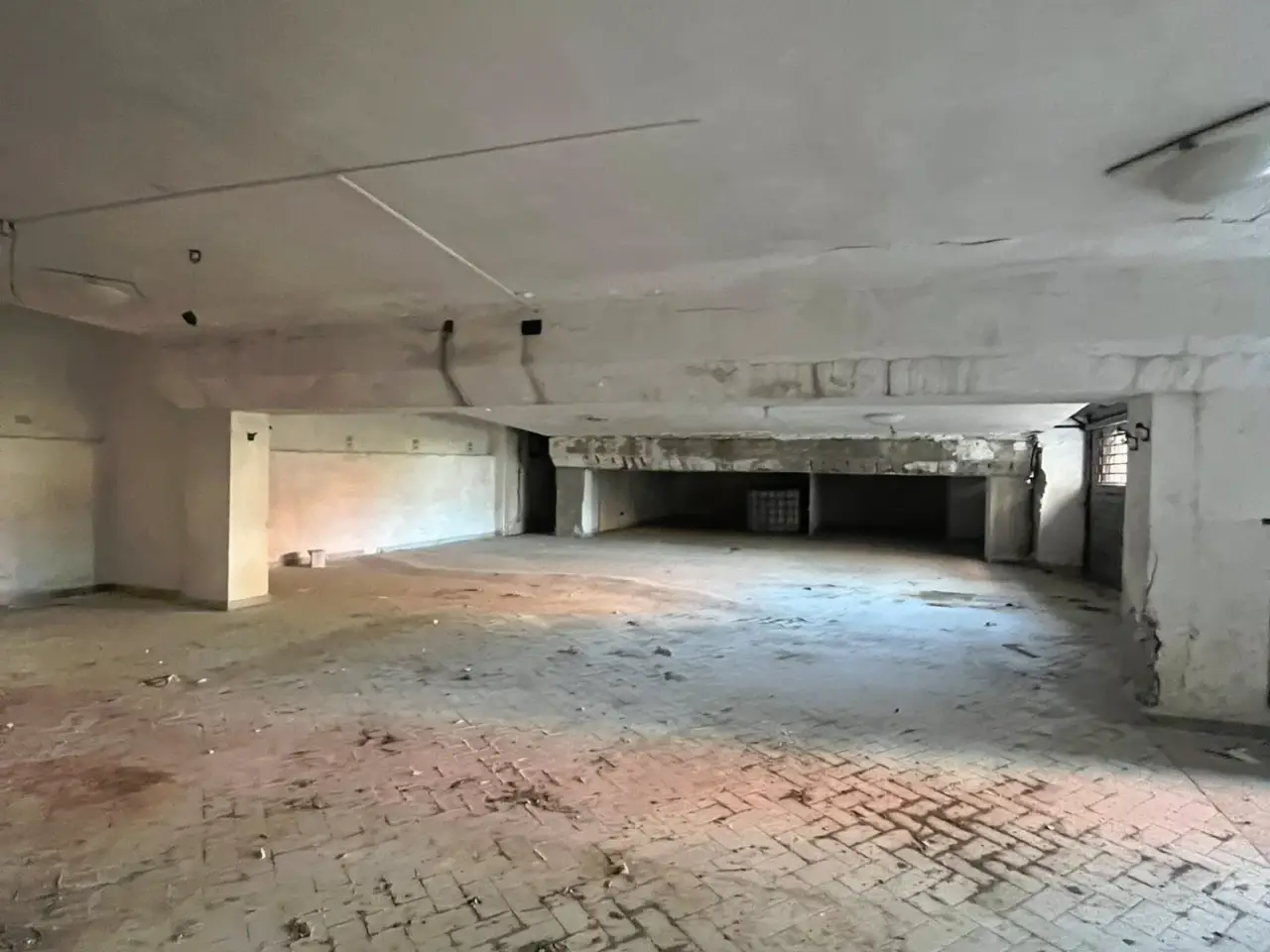 Negozio in Via Darsena Orientale, Castel Volturno, {3} - Foto 2
