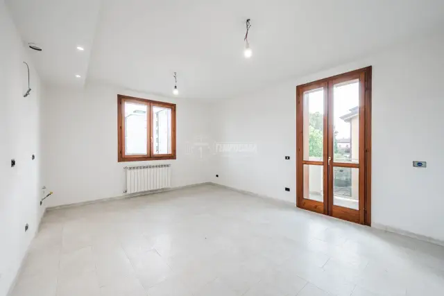 Dreizimmerwohnung in Via Giuseppe di Vittorio 39, San Cesario sul Panaro - Foto 1