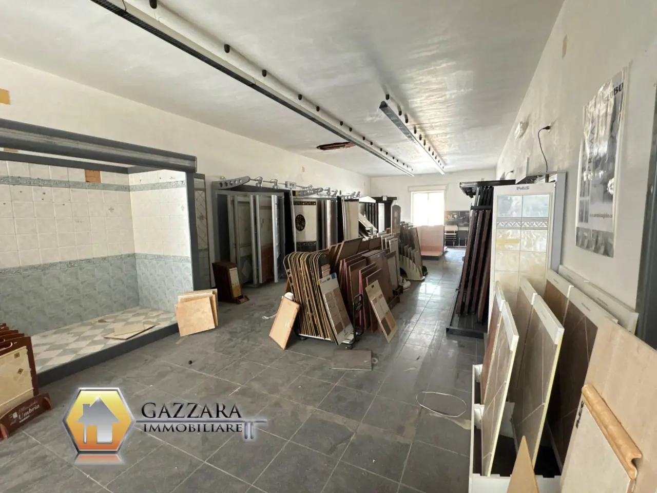 Esercizio commerciale in Via Largo Carpinteri 6, Canicattini Bagni, {3} - Foto 1