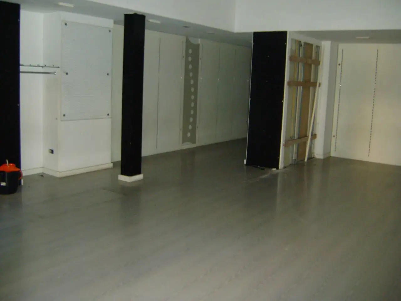 Esercizio commerciale in Via di Franco 1, Livorno, {3} - Foto 1