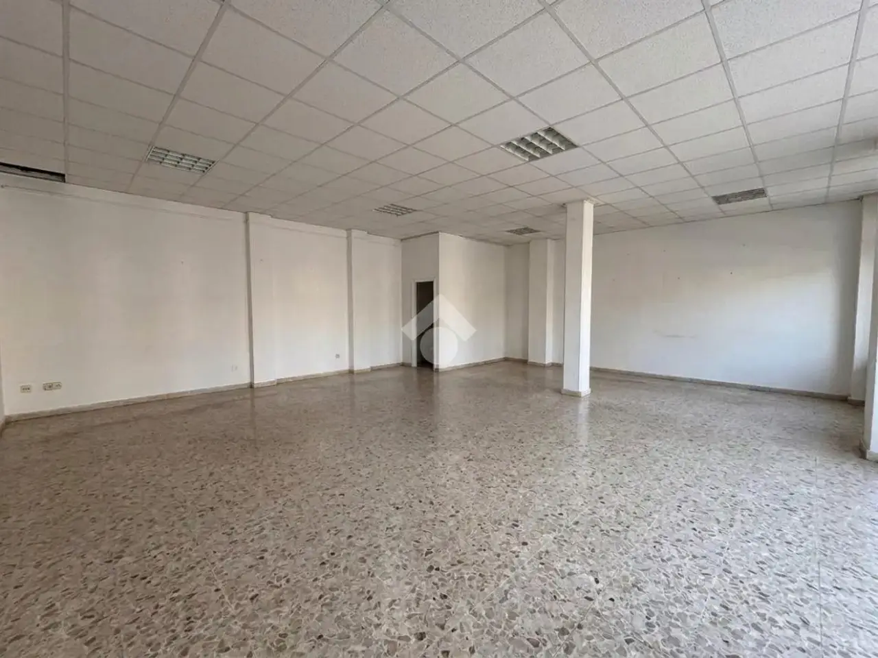 Negozio in Via della Chimera 92, Arezzo, {3} - Foto 2