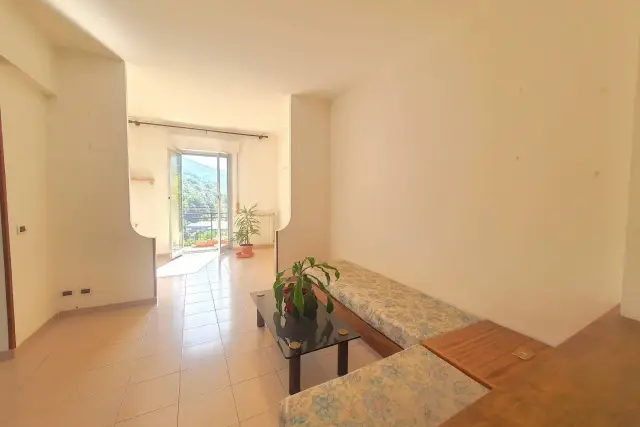 4-room flat in Salita Castagneto di Isorelle, Savignone - Photo 1