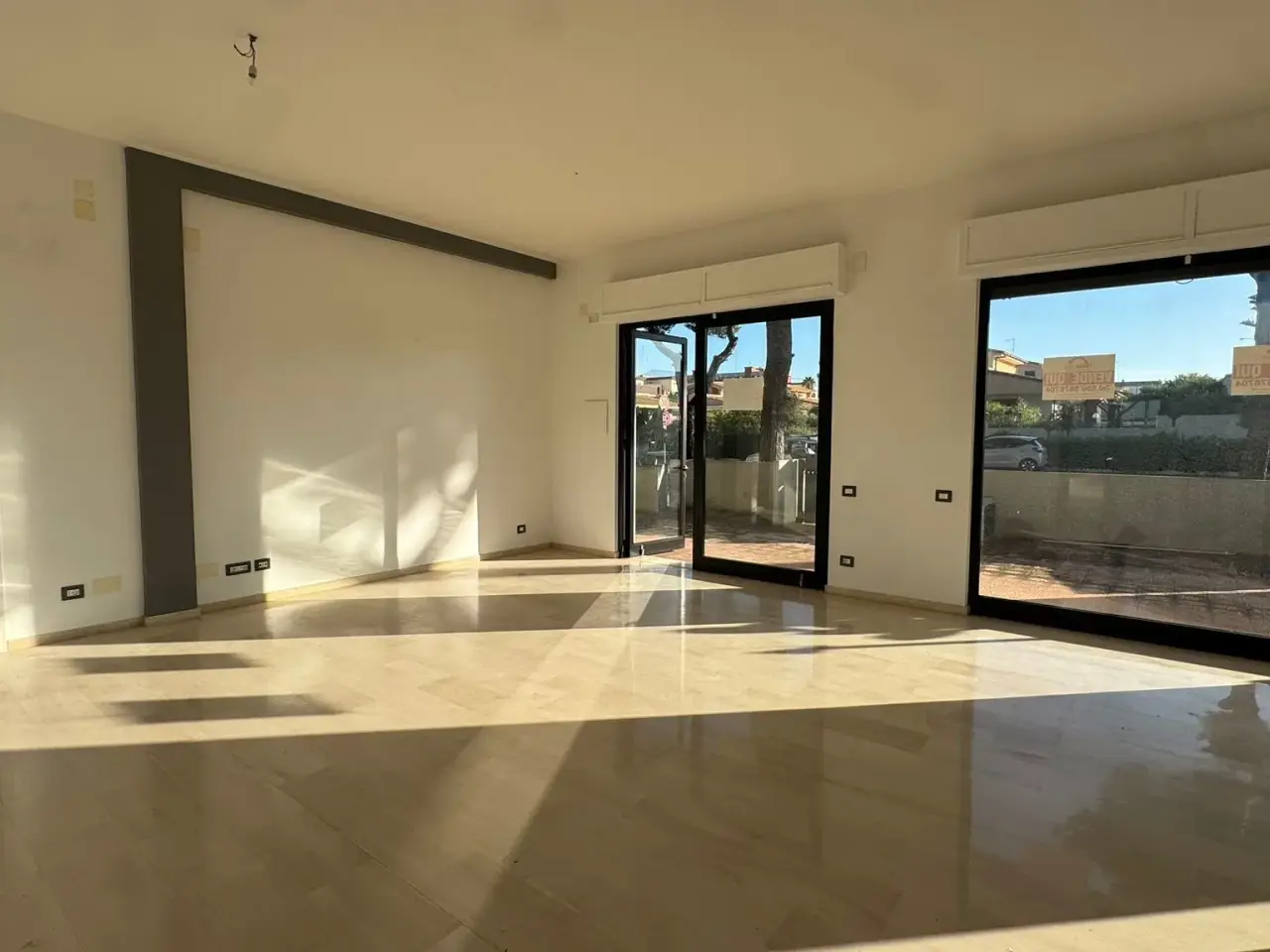 Negozio in Via Vittorio Veneto , Monopoli, {3} - Foto 1