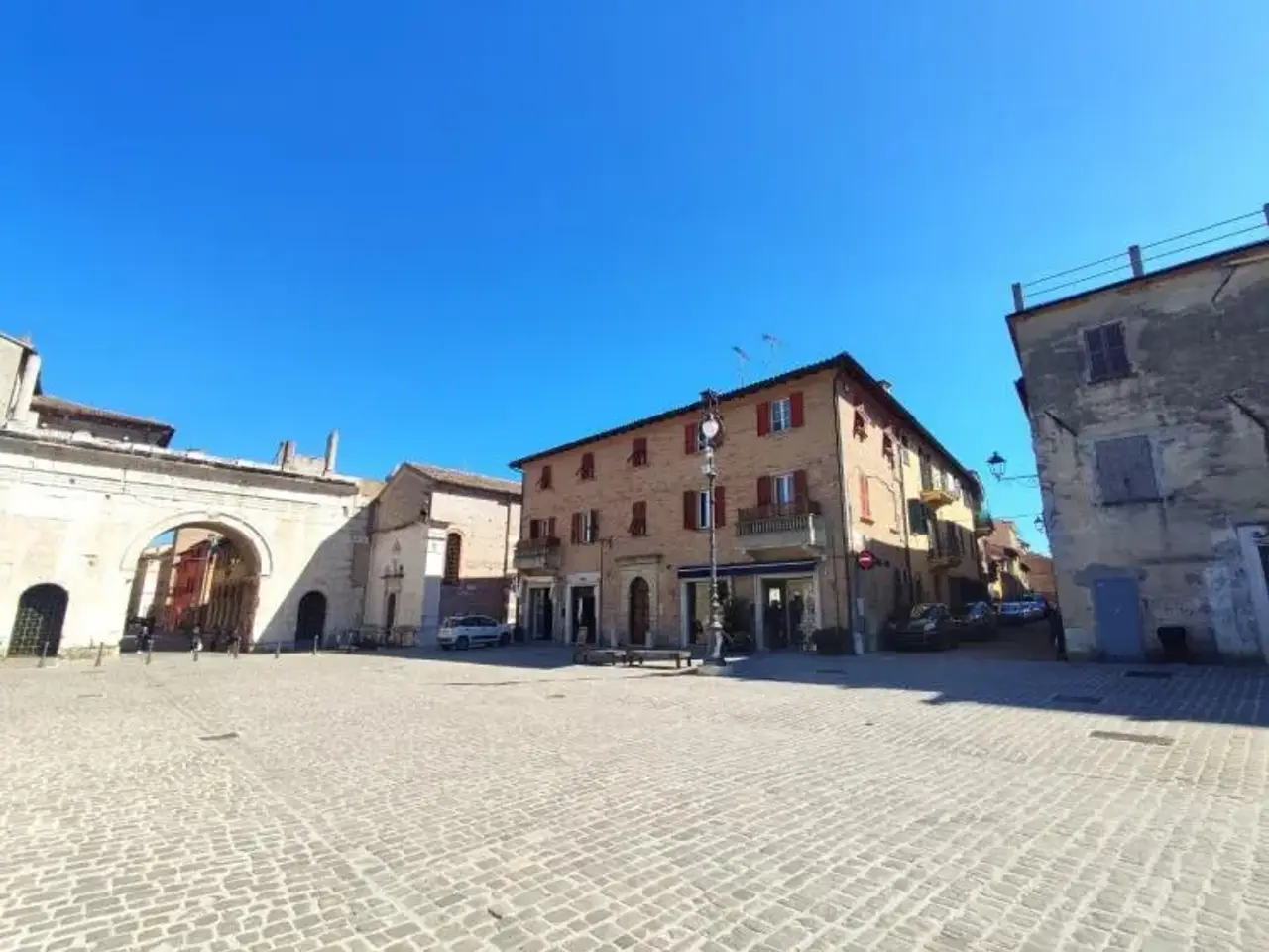 Magazzino in Via Palazzi-Gisberti,3,Fano, Fano, {3} - Foto 1