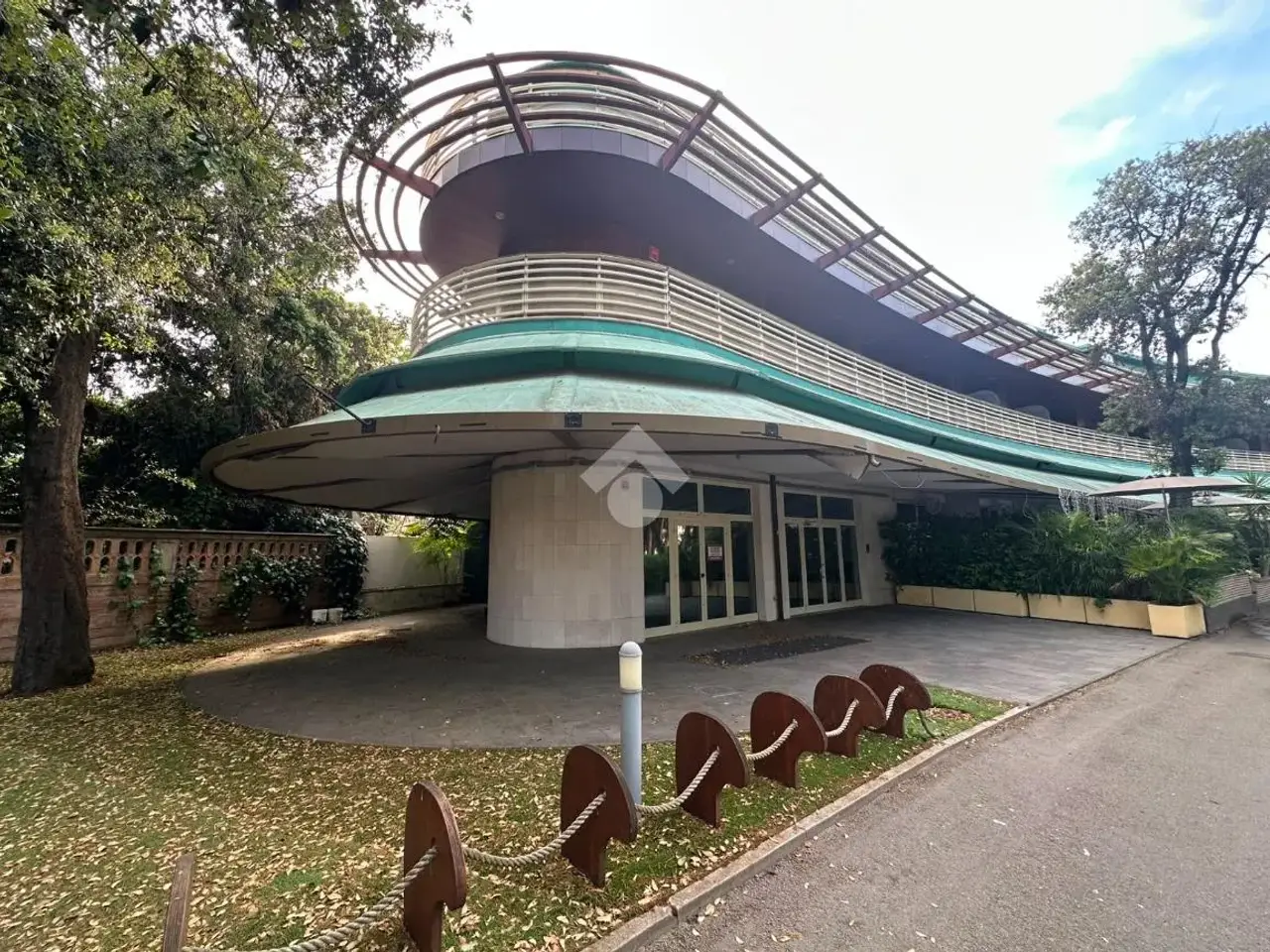 Negozio in Viale Duca d'Aosta 4, Rimini, {3} - Foto 1