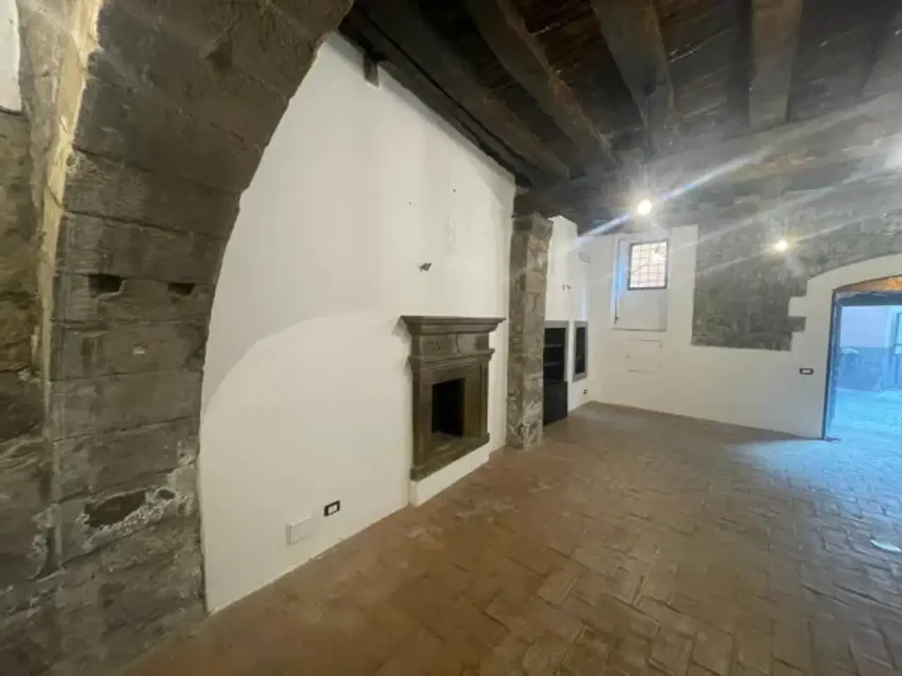 Negozio in Via Aurelio Saffi, Viterbo, {3} - Foto 2