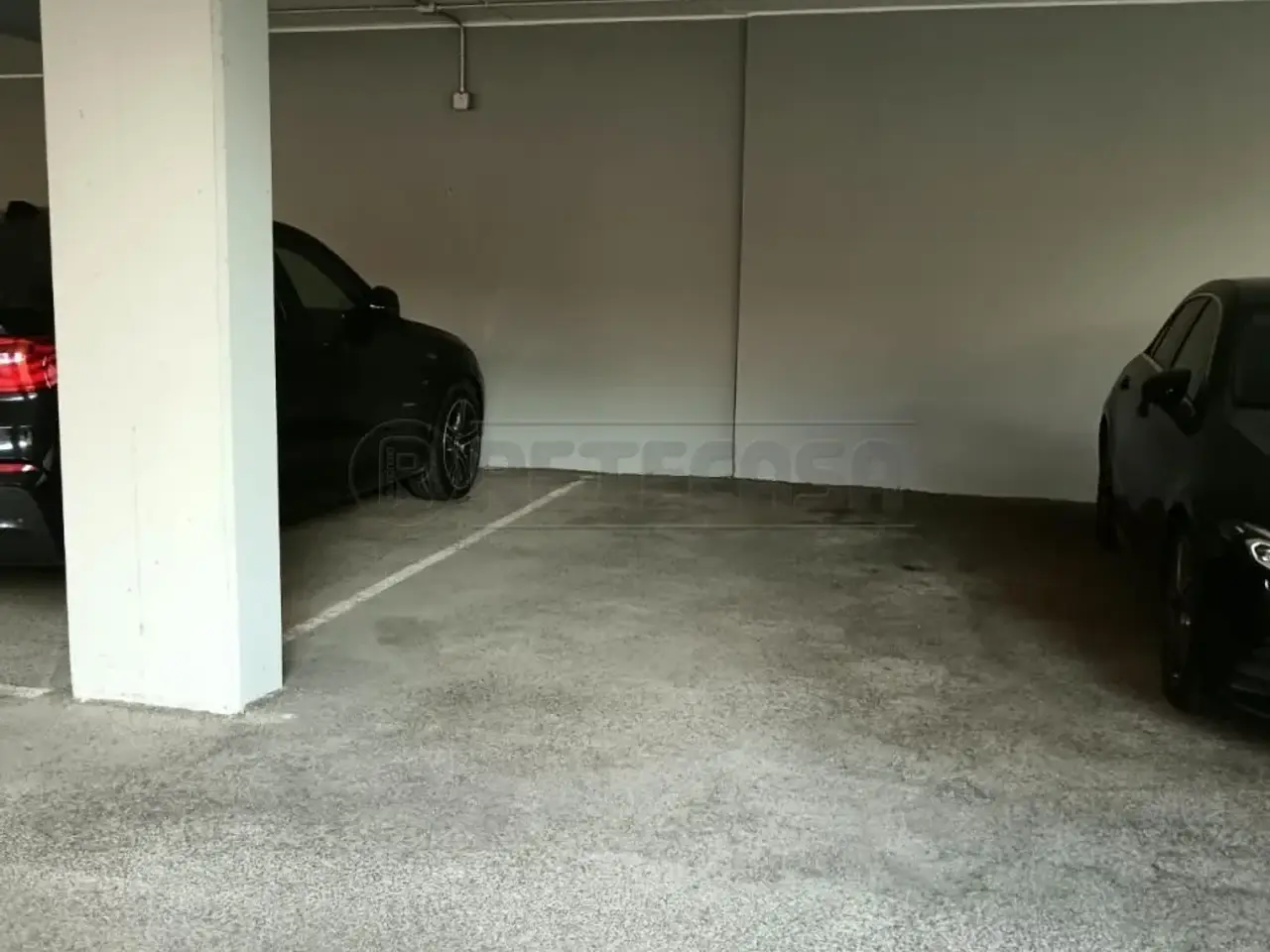 Parcheggio chiuso in Via La Spezia 53, Ladispoli, {3} - Foto 1