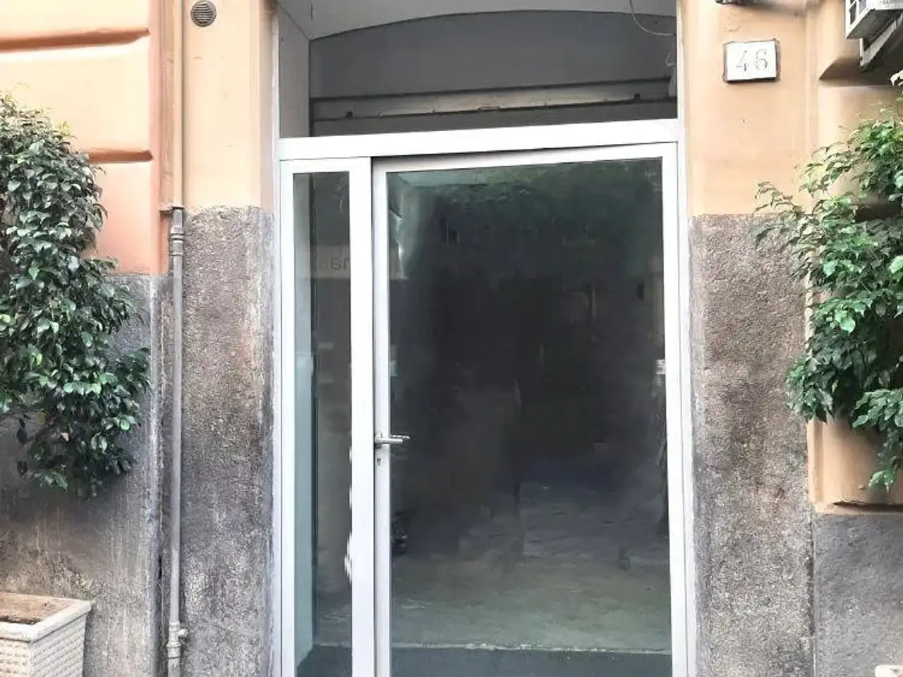 Locale commerciale in Via Giuseppe Martucci 46 Napoli, Napoli, {3} - Foto 1