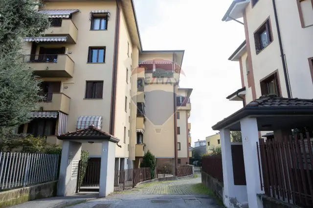 3-room flat in Via Matteotti 42, Agrate Brianza - Photo 1