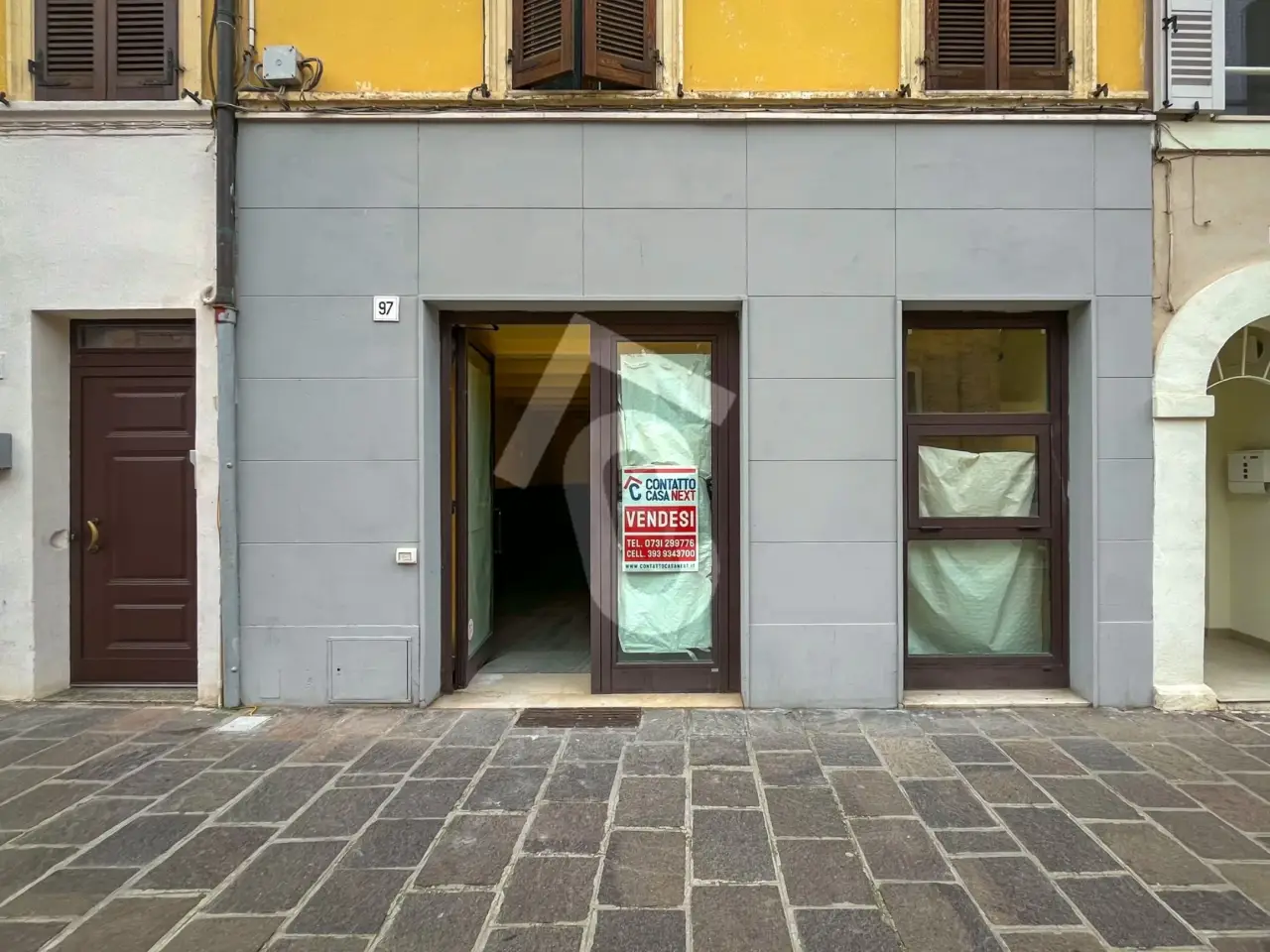 Palazzina commerciale in , Jesi, {3} - Foto 2