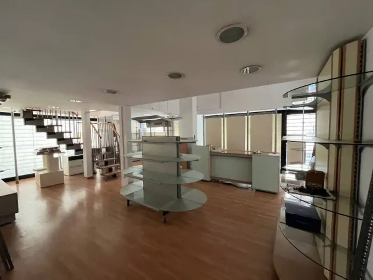 Negozio in Viale Guglielmo Marconi 94, Rimini, {3} - Foto 1