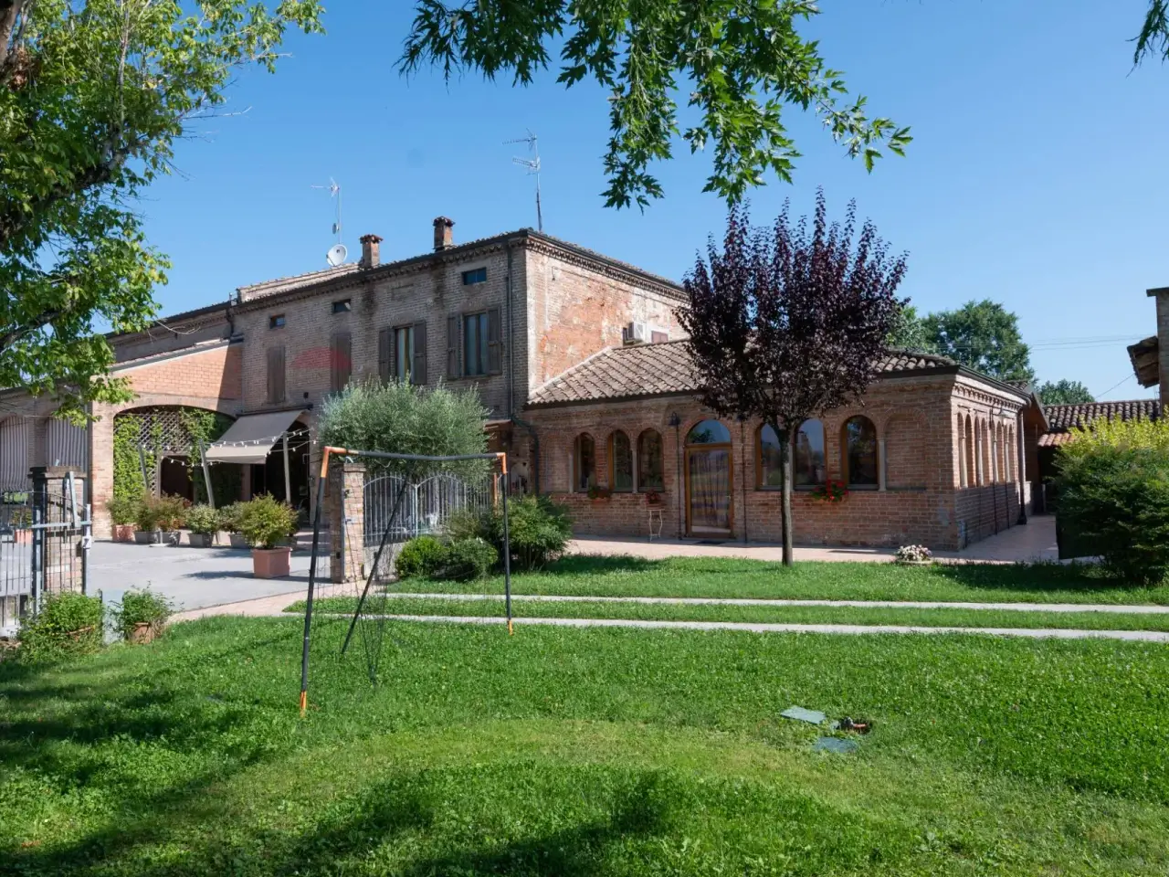 Albergo in Strada Provinciale  63 42, Fontanellato, {3} - Foto 1