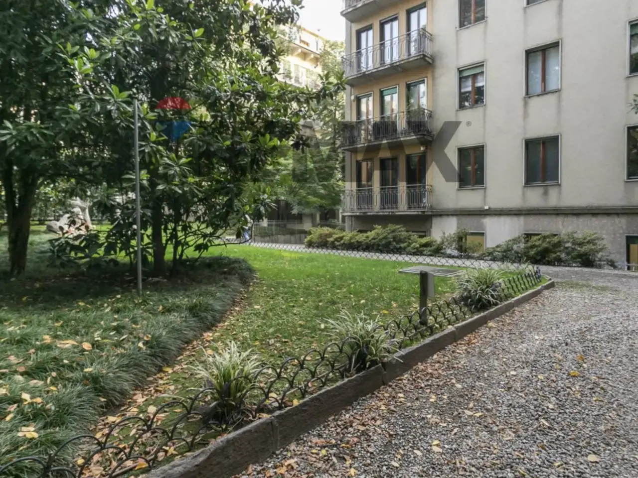 Ufficio in Via Cappuccio 14, Milano, {3} - Foto 1