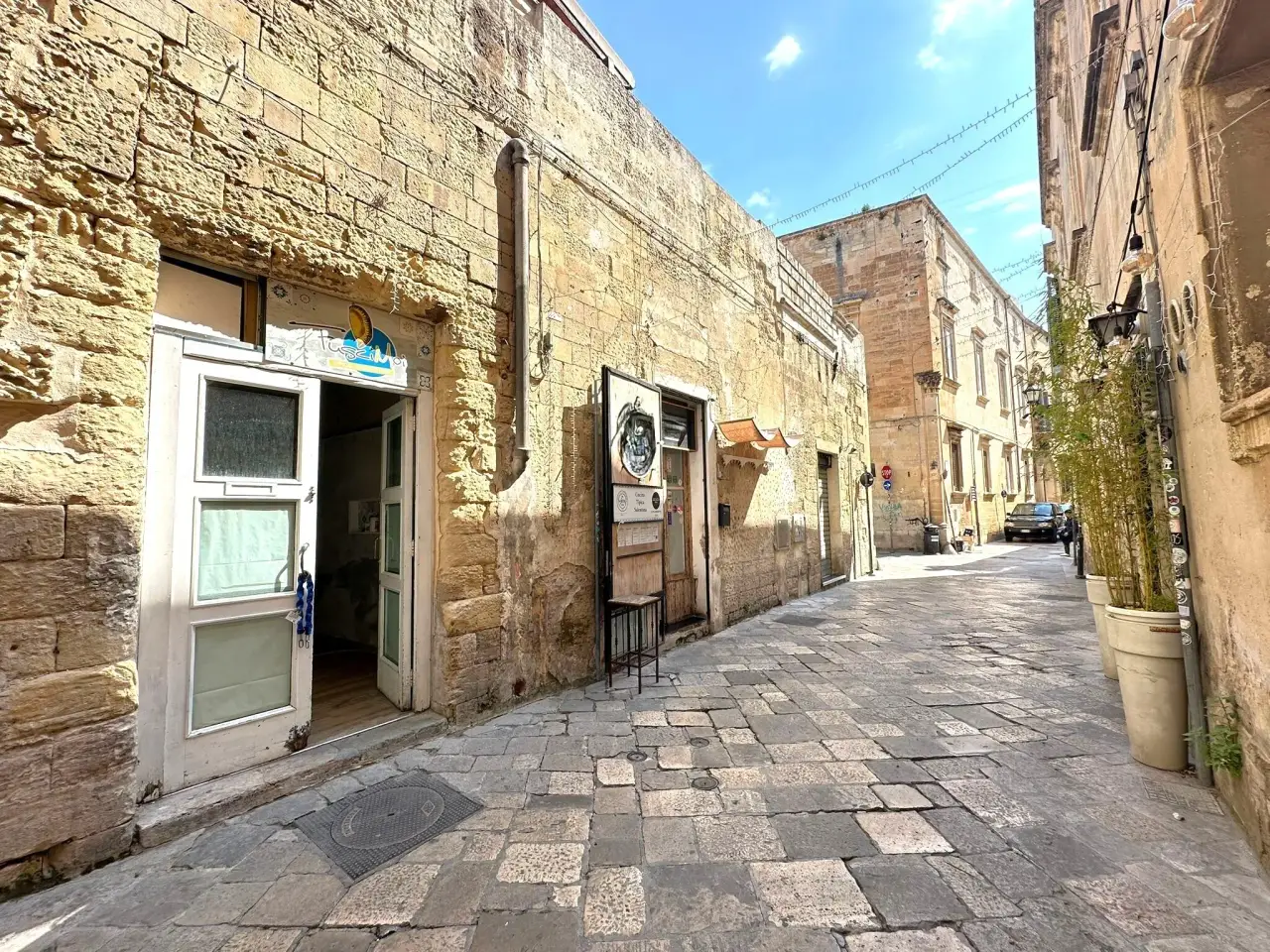 Negozio in Via Marco Basseo 34, Lecce, {3} - Foto 1