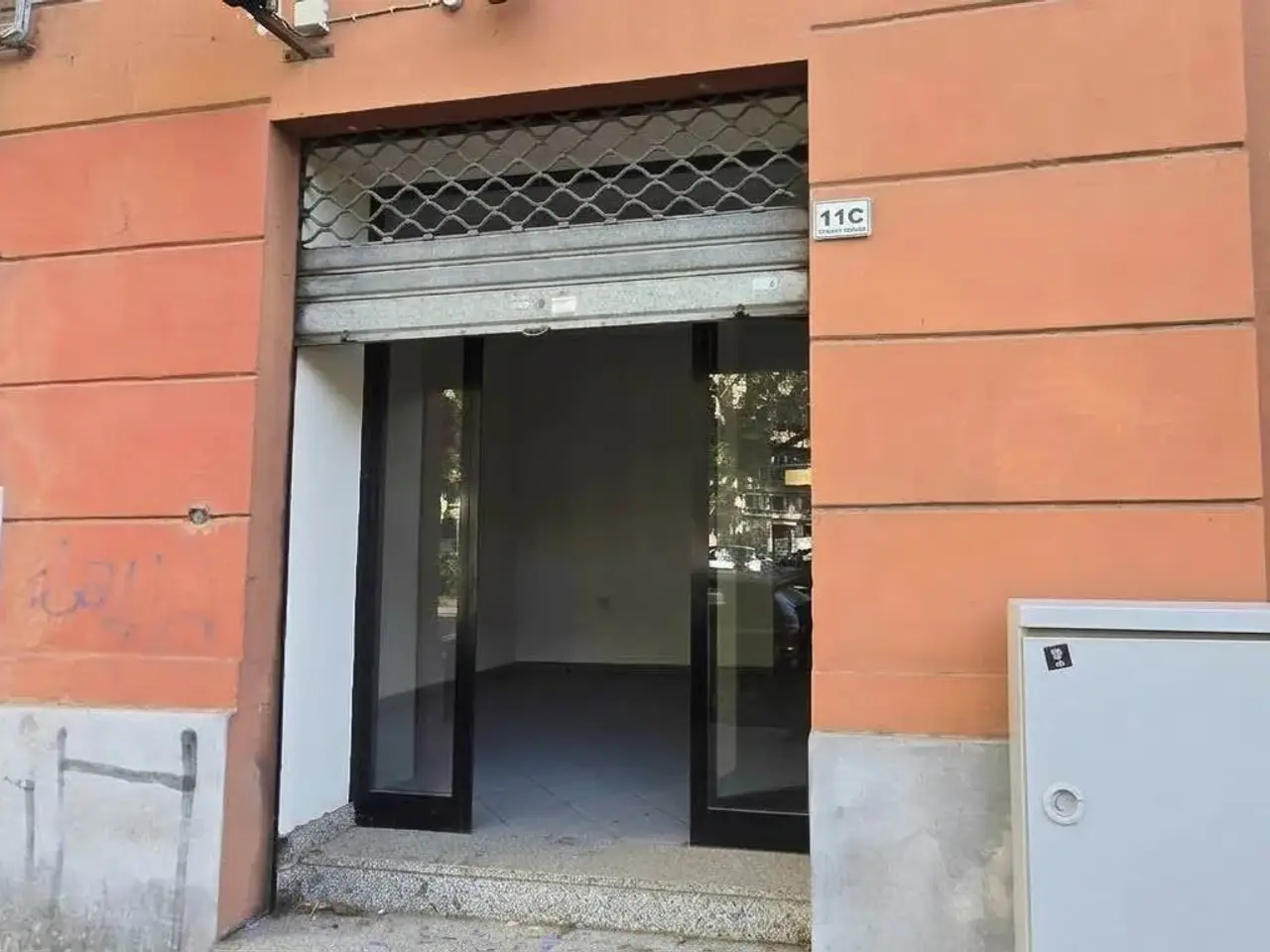 Negozio in Via Pessina, Cagliari, {3} - Foto 2