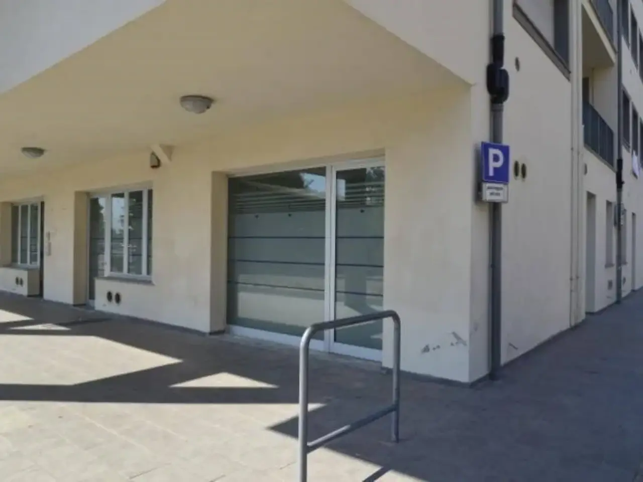 Negozio in Via Turati 4, Pontedera, {3} - Foto 1