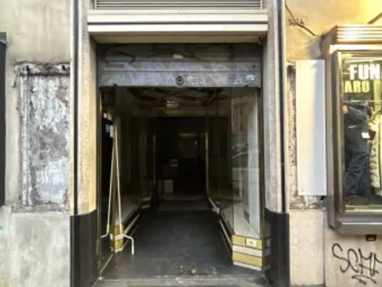 Negozio in Via Appia Nuova 109, Roma, {3} - Foto 1