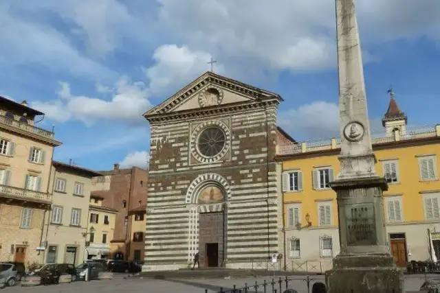 Palazzina commerciale in Via Santa Caterina, Prato - Foto 1