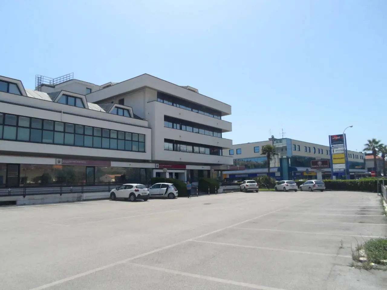 Ufficio in Via Enrico Mattei 1, San Benedetto Del Tronto, {3} - Foto 1