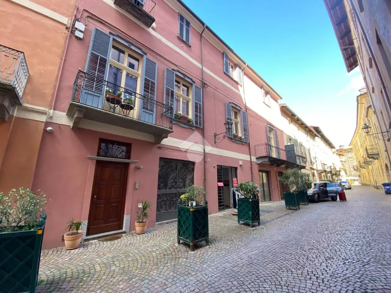 Negozio in Via Maghelona 16, Saluzzo, {3} - Foto 1