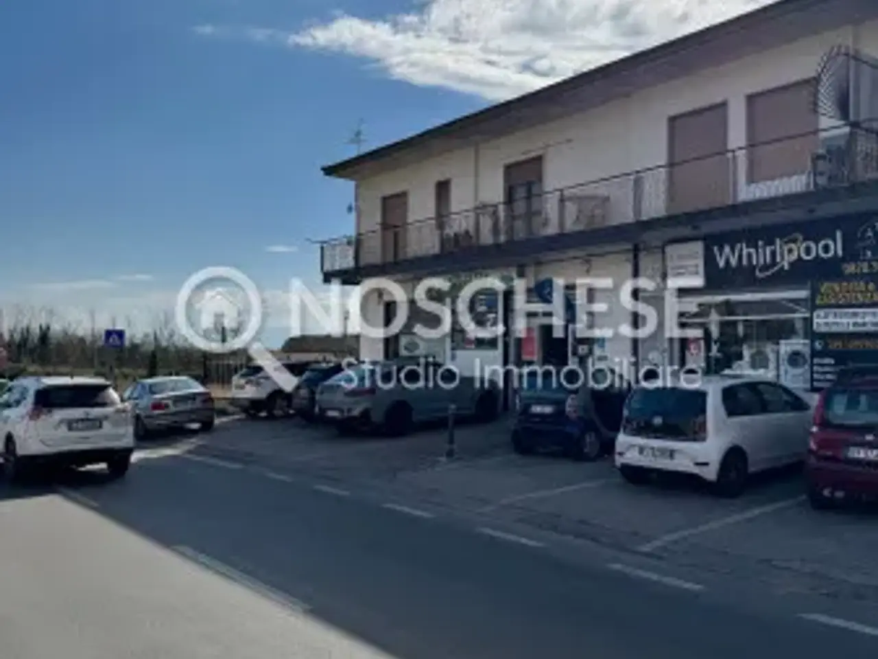 Negozio in Viale della Libertà, Montecorvino Pugliano, {3} - Foto 2