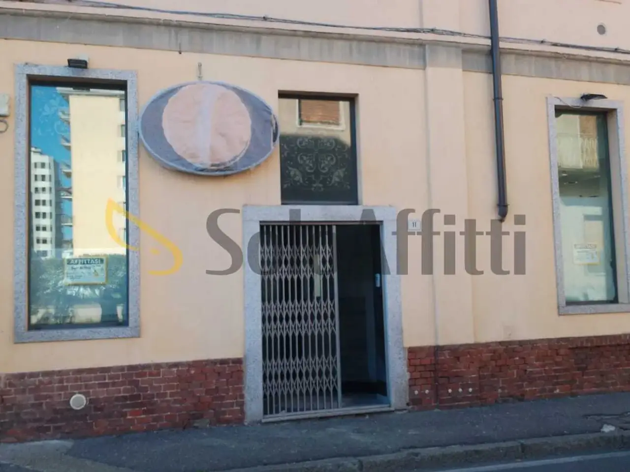 Negozio in Via dei Mille 11, Busto Arsizio, {3} - Foto 1