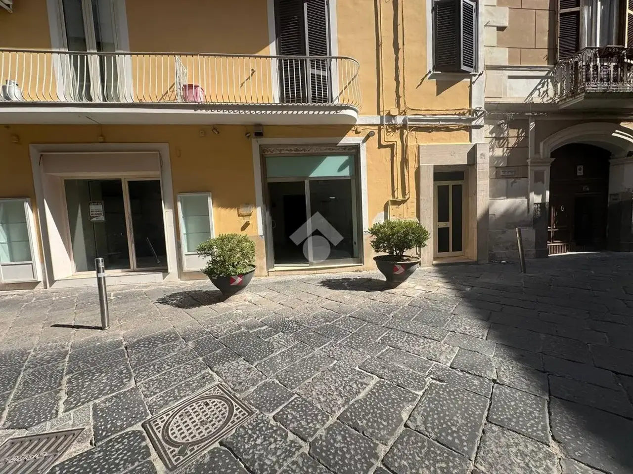 Negozio in Via Guglielmo Sanfelice 23, Aversa, {3} - Foto 1
