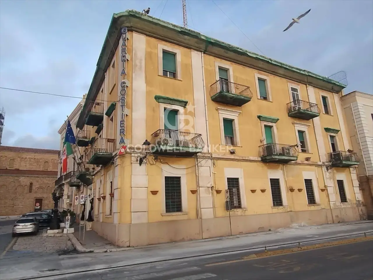 Negozio in Largo Arcivescovado 15, Taranto, {3} - Foto 1
