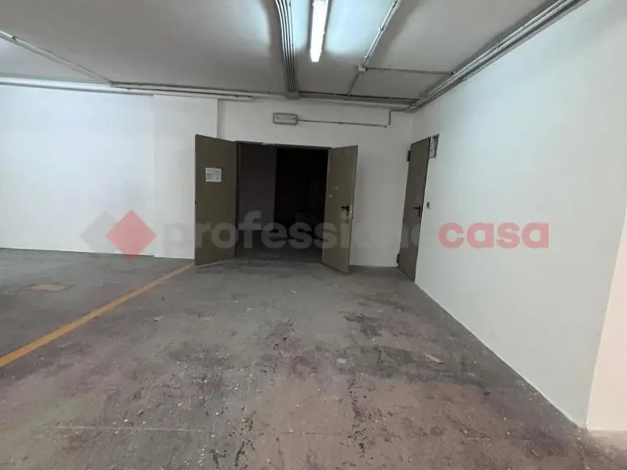 Magazzino in Via Perosi, Bari, {3} - Foto 1
